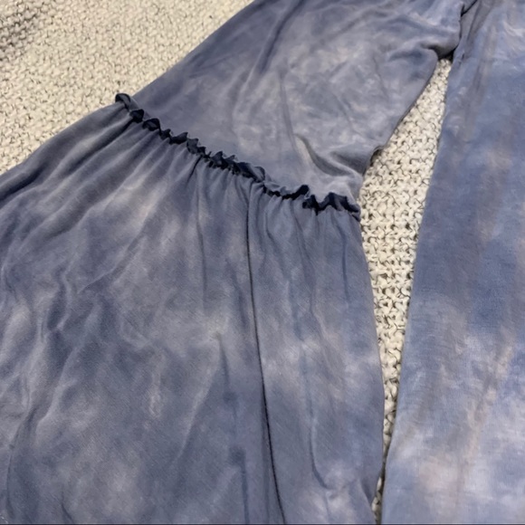 American Eagle Tie Dye Soft & Sexy Bell Sleeve Top - Picture 6 of 9